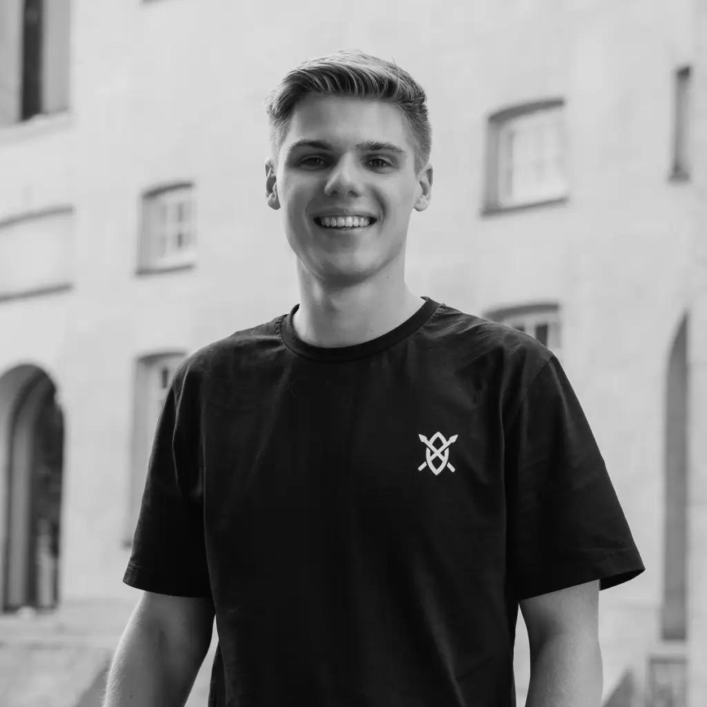 Portrait of Brent Klop – Freelance Videographer & Camera Operator